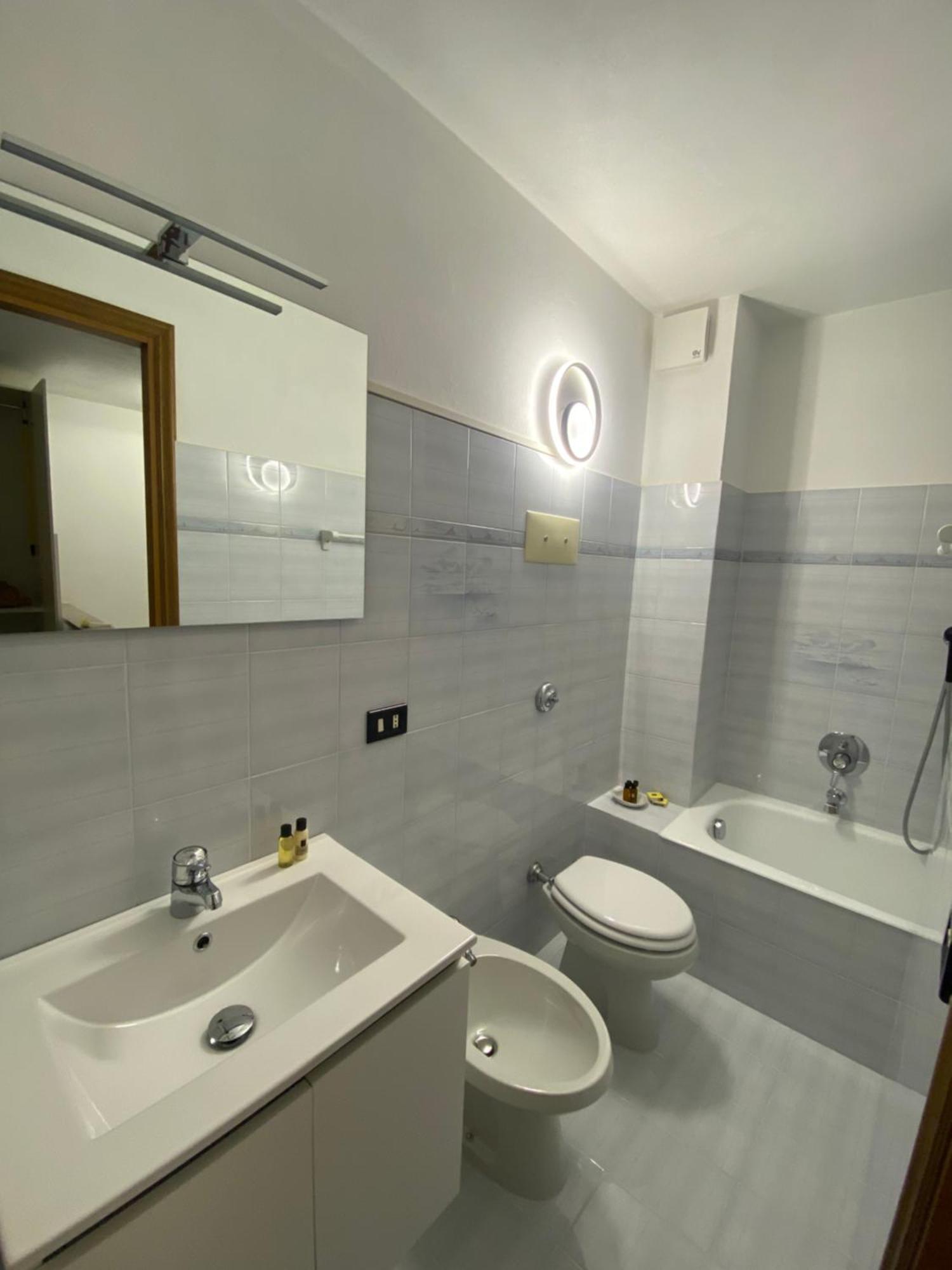 Tiziana Lake Como View Terraces Apartment เลซเซโน ภายนอก รูปภาพ