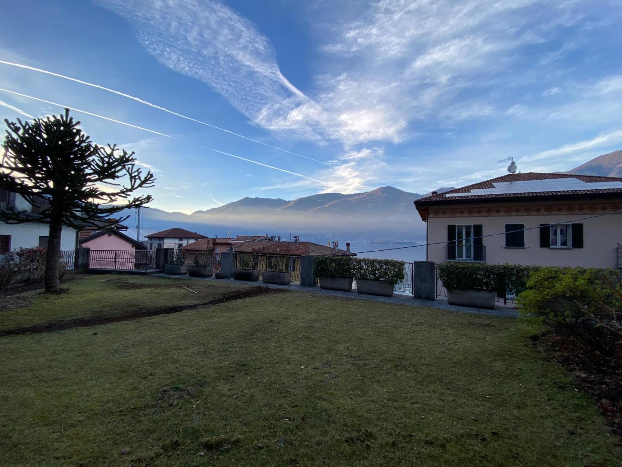 Tiziana Lake Como View Terraces Apartment เลซเซโน ภายนอก รูปภาพ